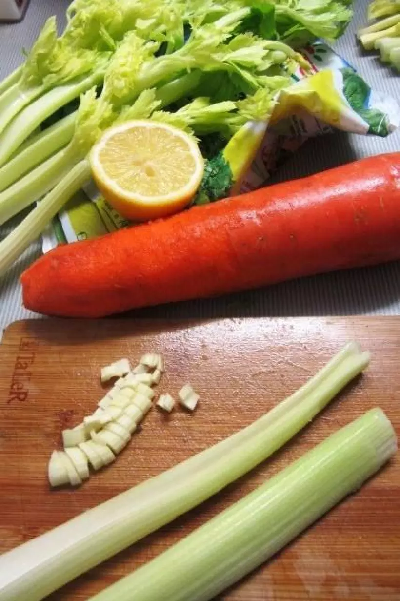 Готовим Салаты Салат веганский с сельдереем и морковью