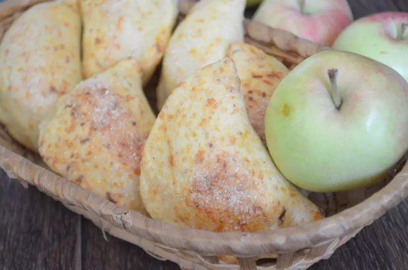 Готовим Выпечка Яблочные пирожки из сырного теста