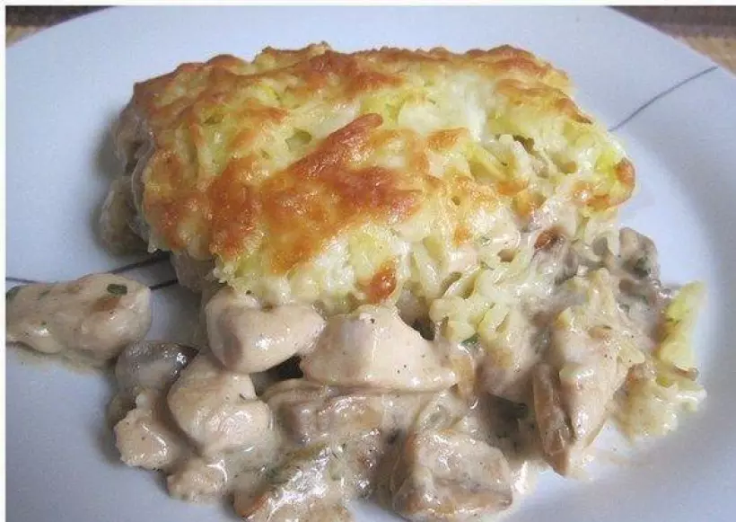Готовим Мясо Курица с грибами, запеченная под картофельно-сырной шубой