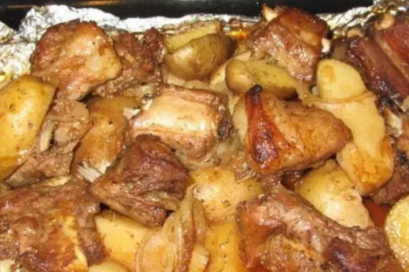 Готовим Мясо Свиные ребрышки с картошкой и специями в духовке