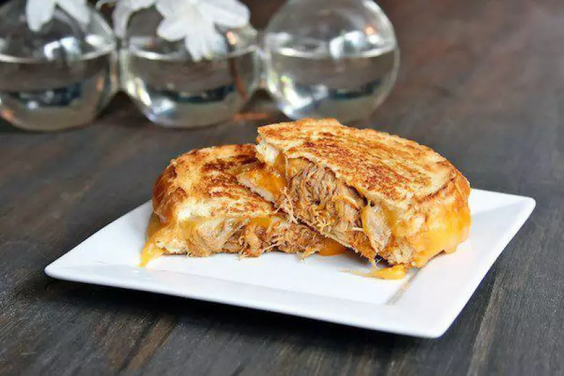Готовим Закуски Сэндвичи-гриль с сыром и мясом