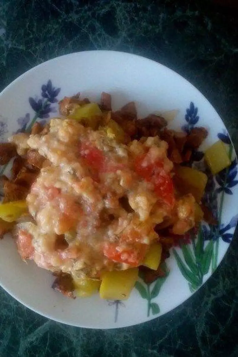 Готовим Вегетарианские Кабачки с лисичками под сливочно-чесночном соусом с помидорами