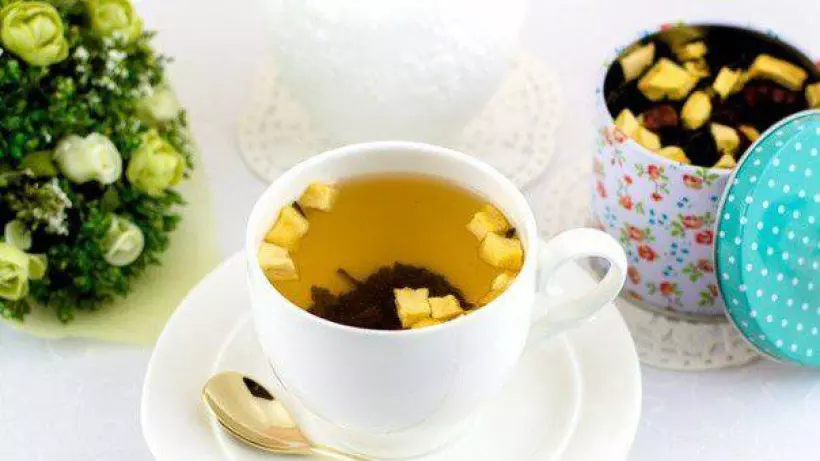 Готовим Коктейли Яблочный чай с клюквой и пряностями