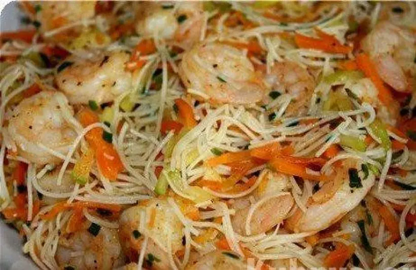 Готовим Рыба Рисовая лапша с креветками и овощами по‑тайски