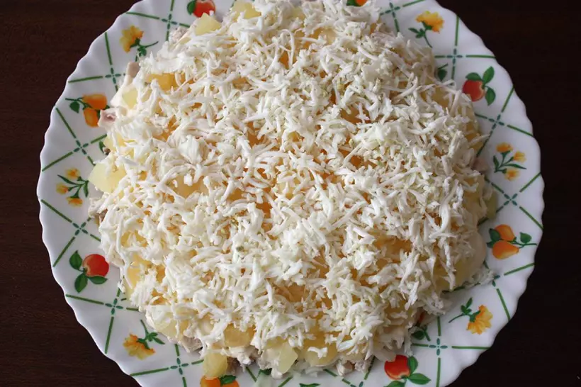 Готовим Салаты Салат ананасы с сыром  и чесноком