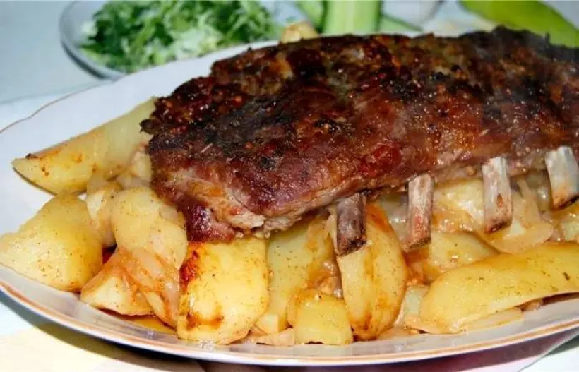Готовим Мясо Говяжьи ребра с картошкой в духовке