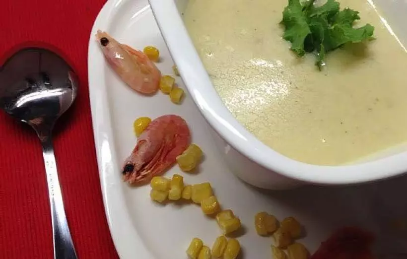 Готовим Рыба Кукурузный крем-суп с креветками