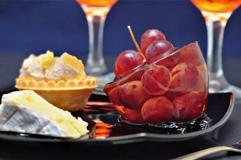 Готовим Десерты Виноград в желе из розового шампанского