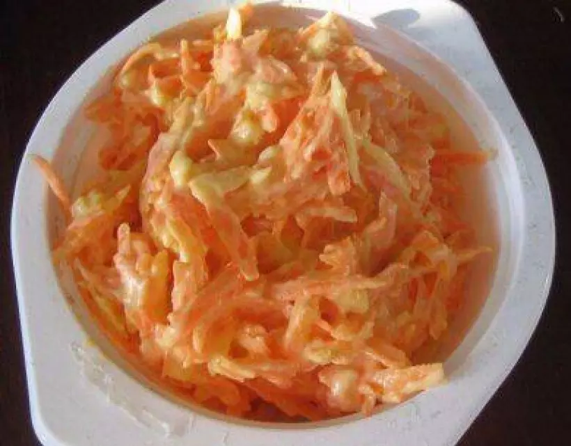 Готовим Салаты Морковный салат с чесноком и сыром