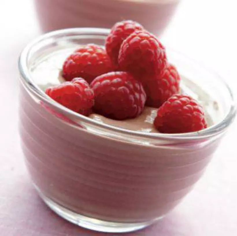 Готовим Десерты Шоколадный йогурт с малиной