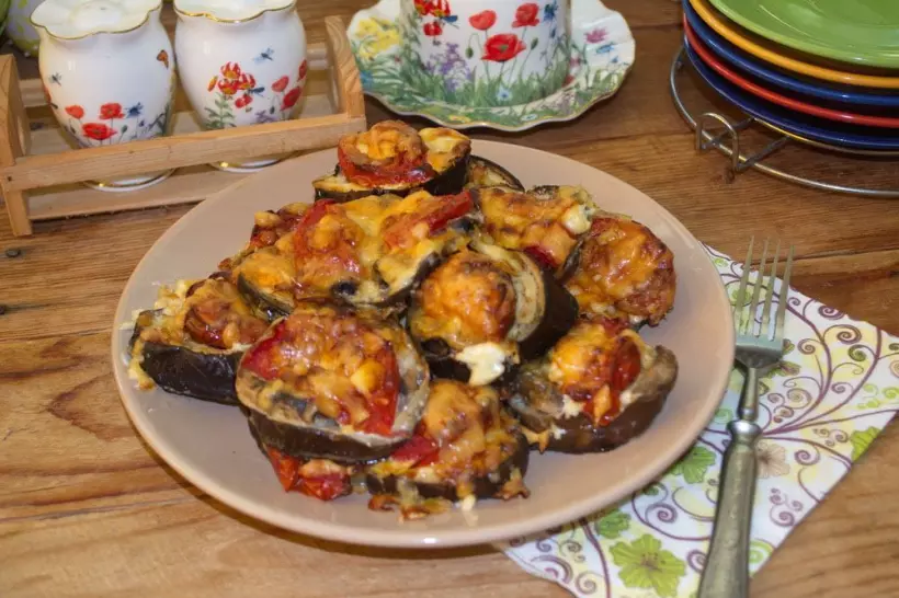 Готовим Вегетарианские Баклажаны, запеченные с помидорами и грибами