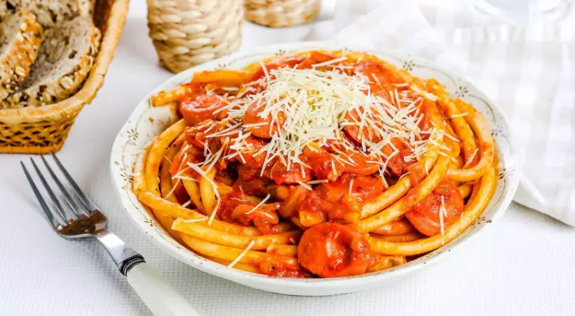 Готовим Мясо Спагетти с сосисками в томатном соусе