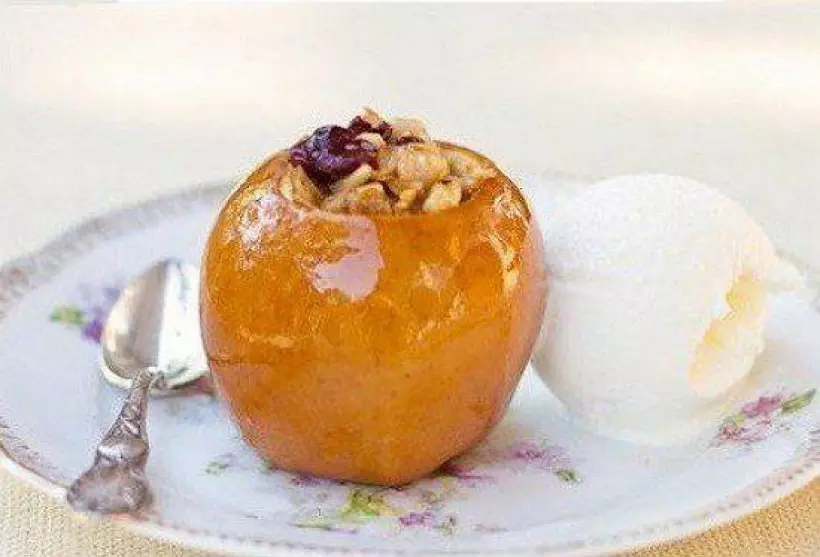 Готовим Десерты Яблоки, фаршированные сухофруктами