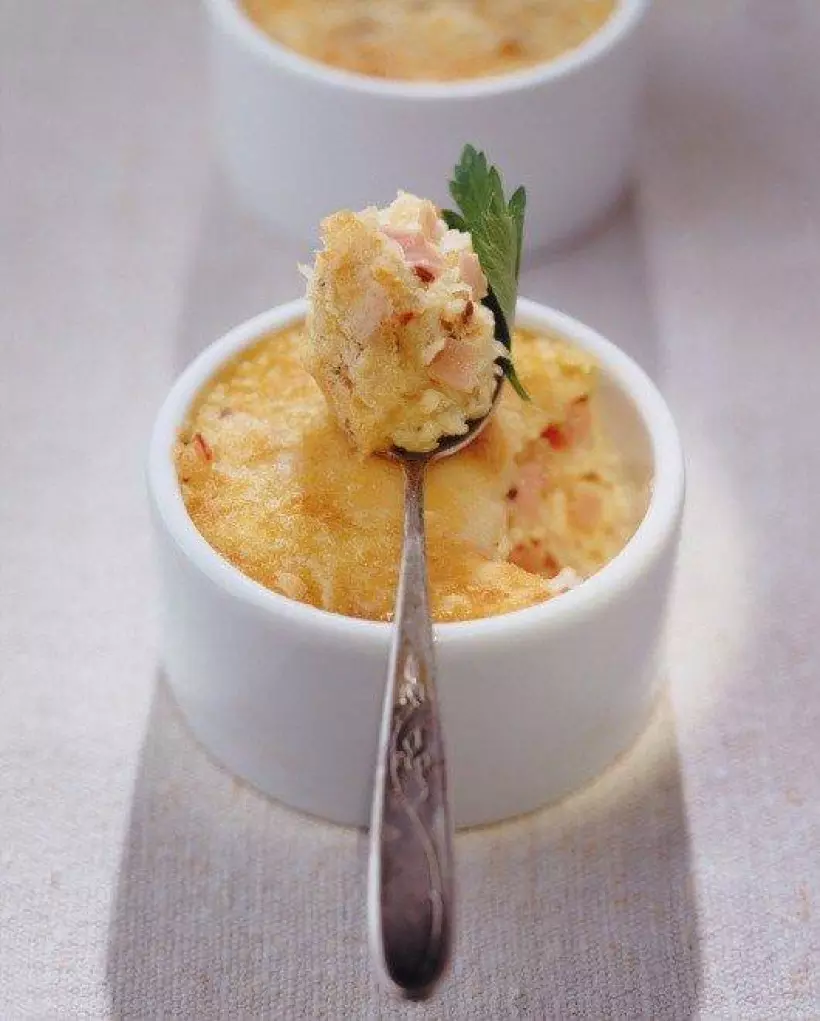 Готовим Закуски Картофельная запеканка-суфле с грибами и луком