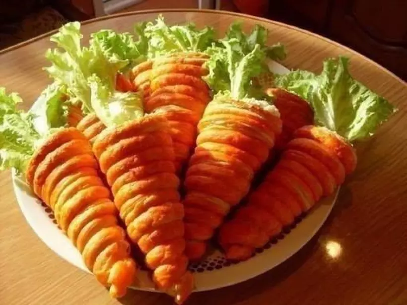Готовим Салаты Салат в «морковках» из слоеного теста