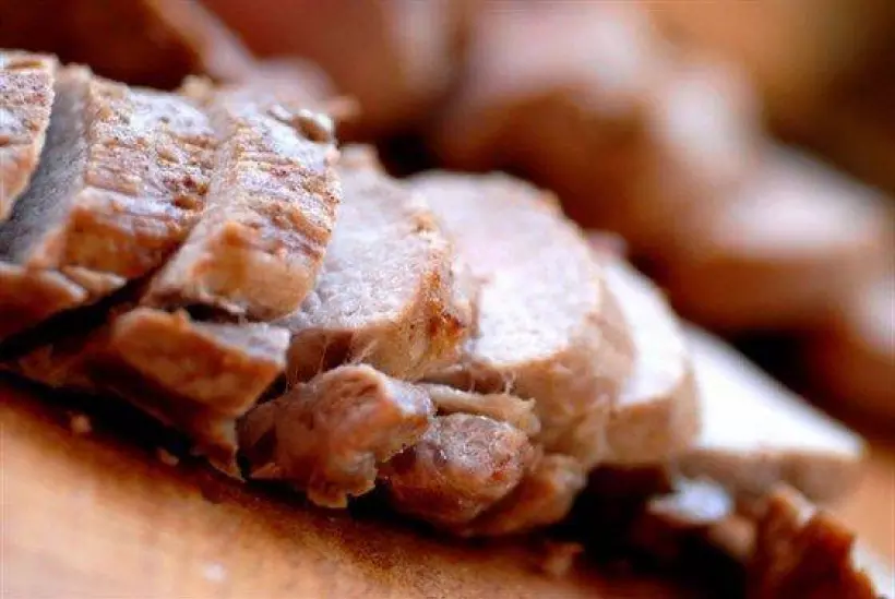 Готовим Мясо Тушеная свинина с молоком и травами