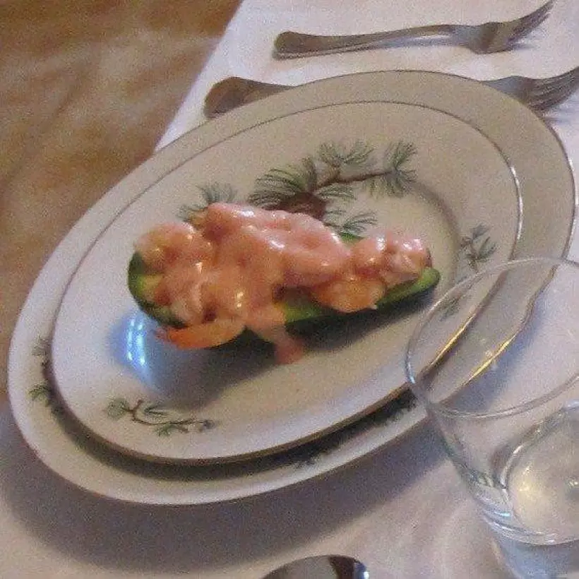 Готовим Салаты Легкий салат из авокадо с креветками