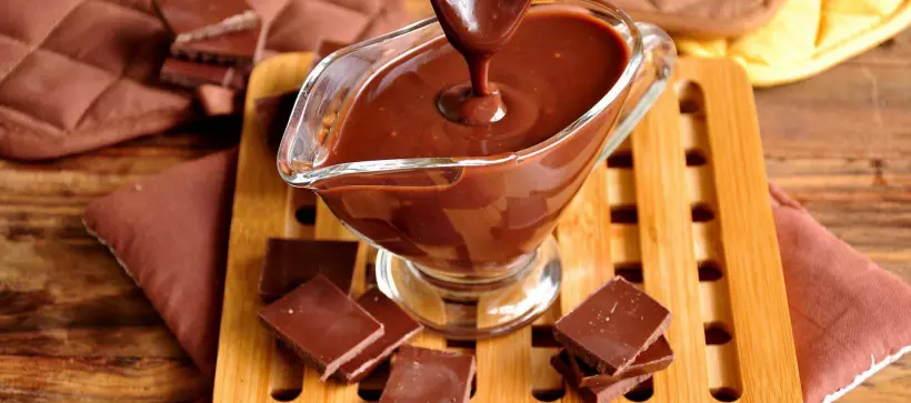 Готовим Десерты Шоколадная глазурь из шоколада и масла