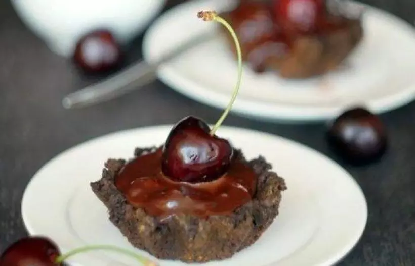 Готовим Десерты Шоколадно-вишневое пирожное