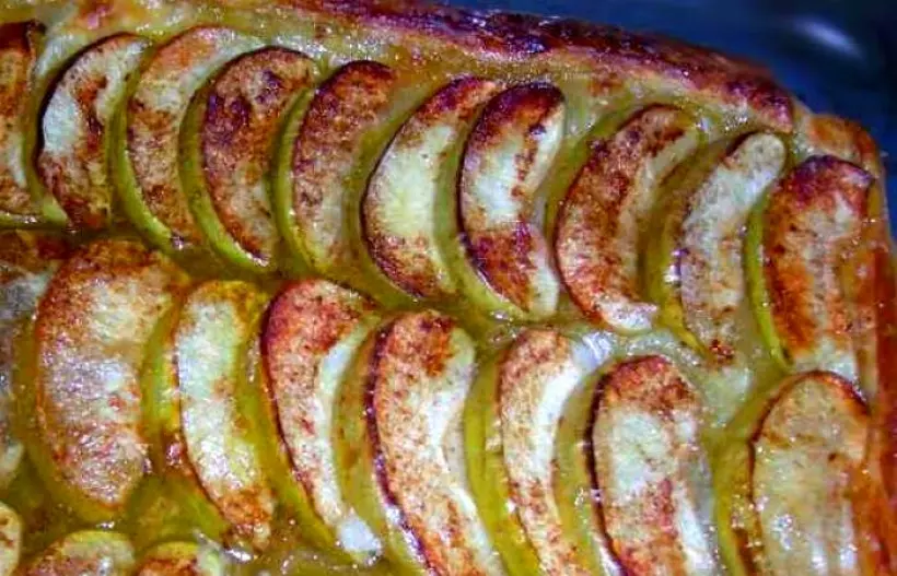 Готовим Выпечка Яблочный пирог из слоеного теста
