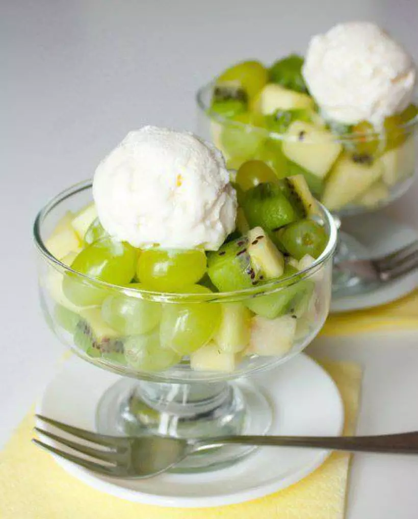 Готовим Десерты Зеленый фруктовый салат с мороженым