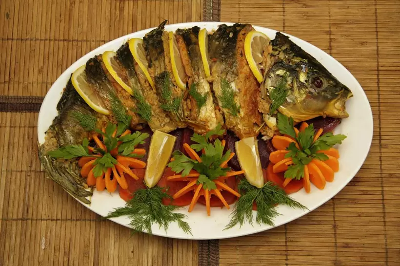 Готовим Рыба Карп, запеченный с овощами в духовке