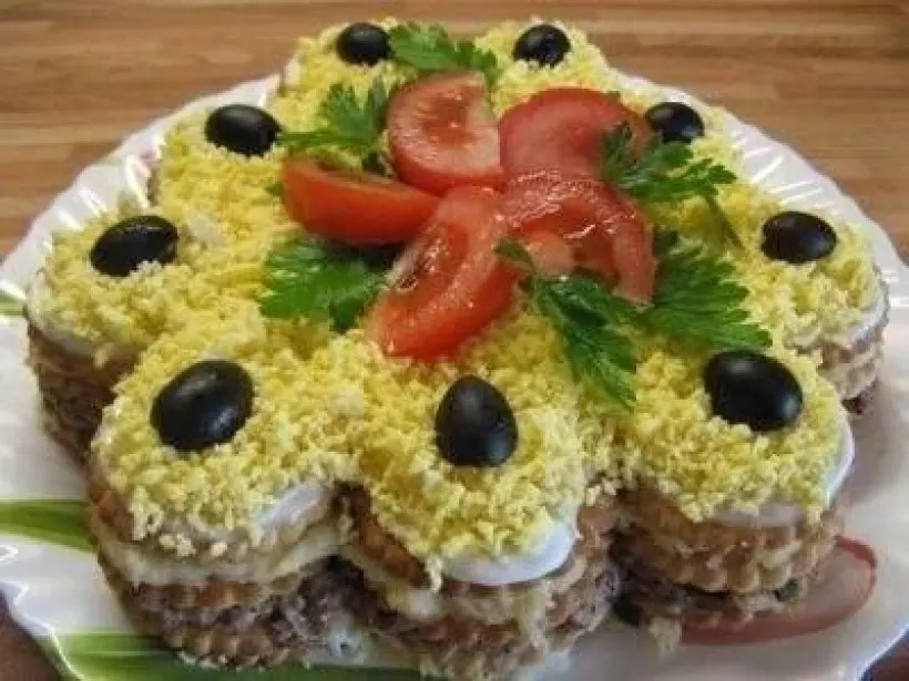 Готовим Салаты Салат - торт из крекеров