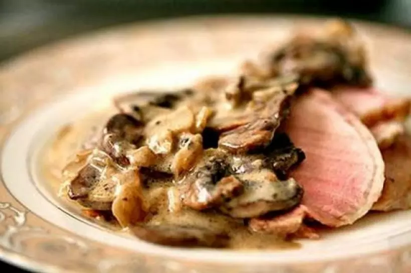 Готовим Мясо Свинина в сливочном соусе с грибами и кардамоном
