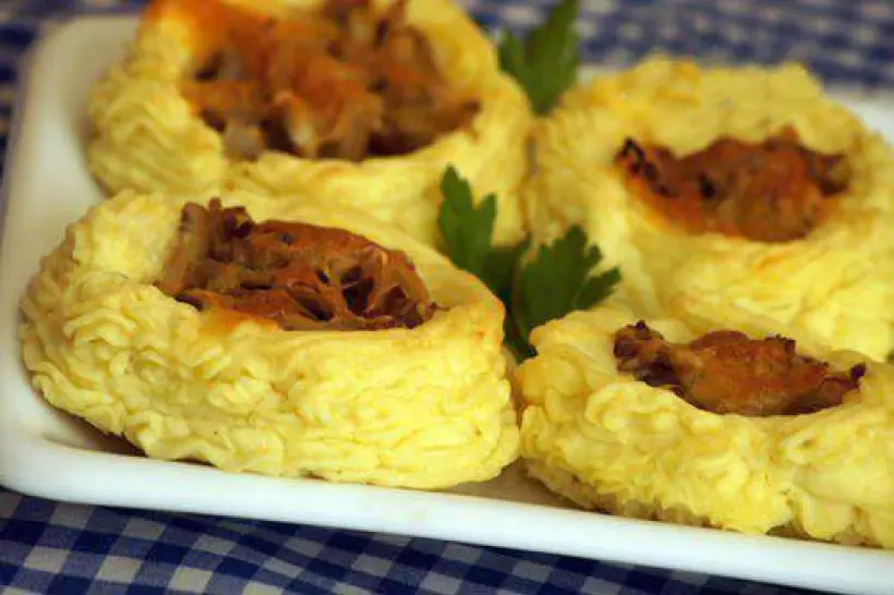 Готовим Закуски Картофельные гнезда с грибами и сыром