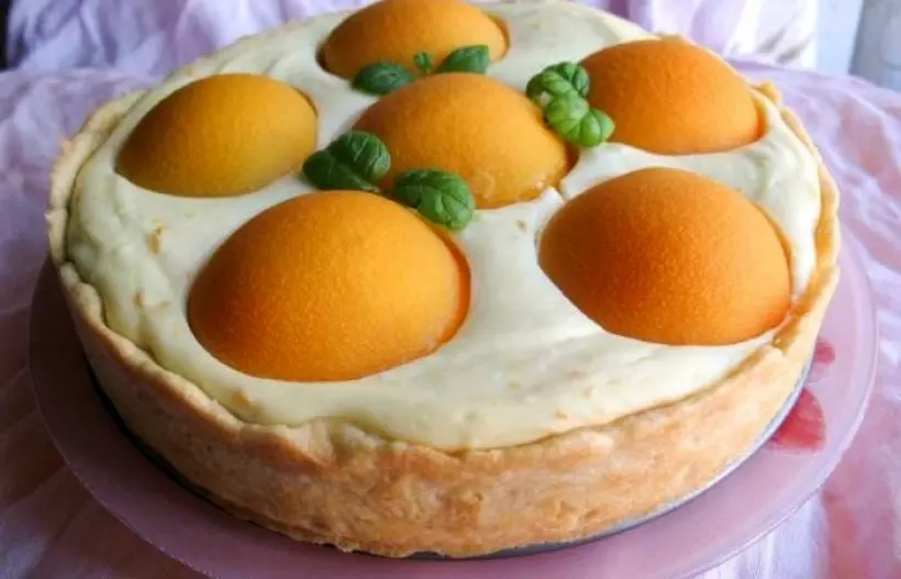 Готовим Выпечка Творожный пирог с консервированными персиками