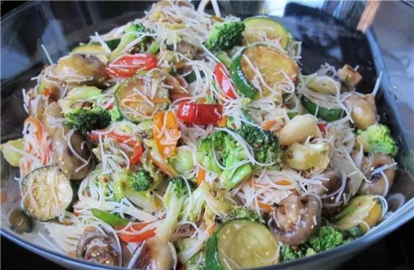 Готовим Салаты Вьетнамский салат с рисовой лапшой