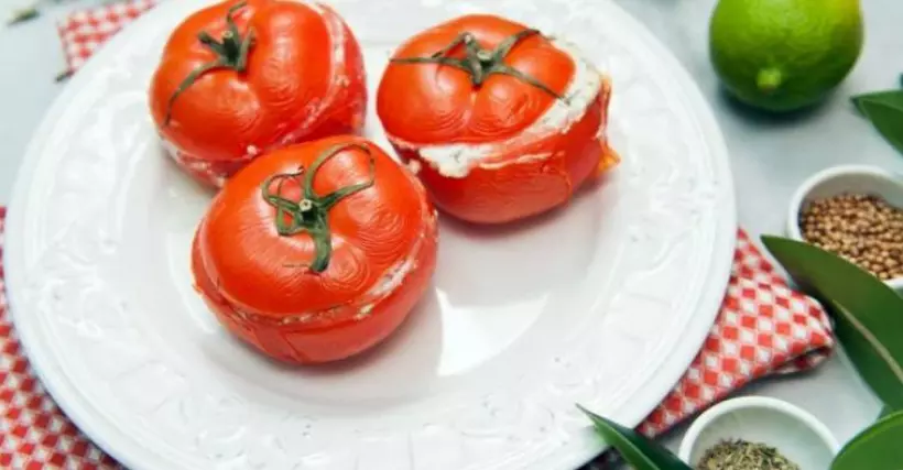 Готовим Закуски Фаршированные помидоры с сыром фета