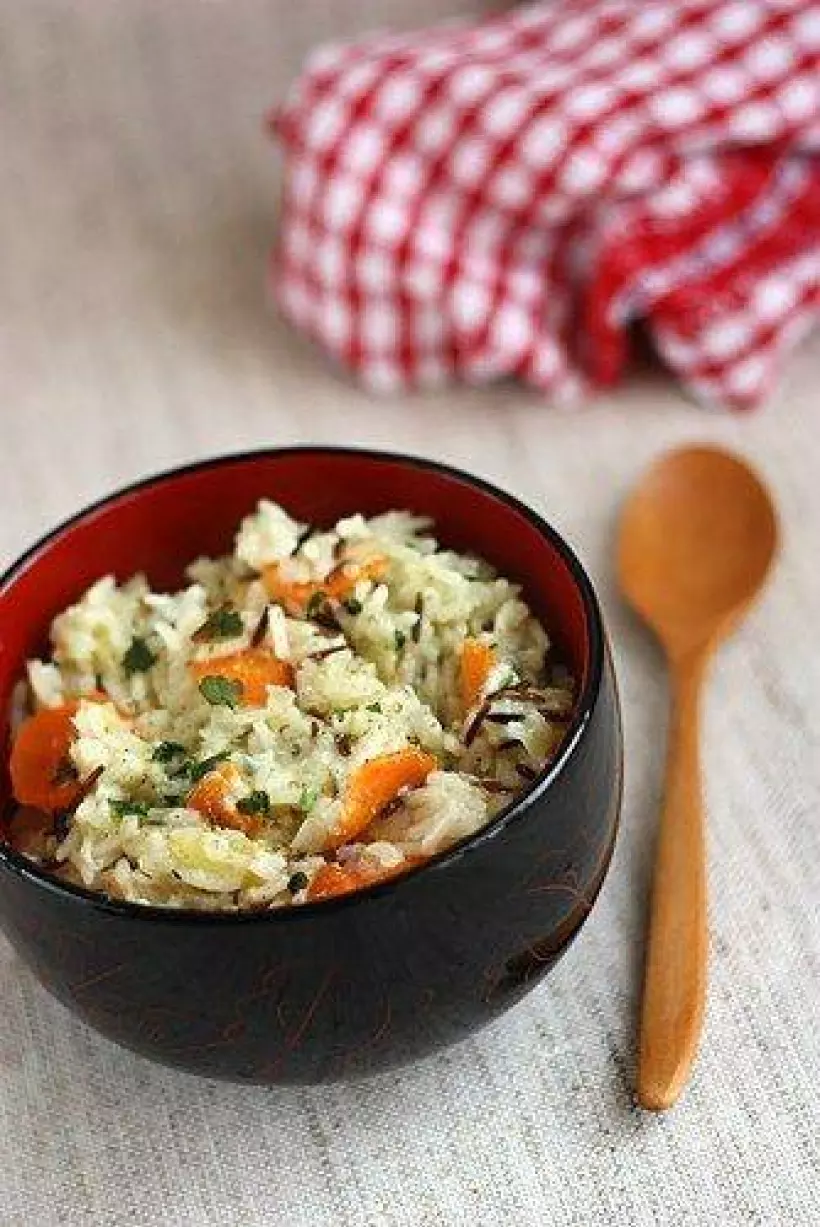 Готовим Салаты Теплый салат из дикого риса, кураги и фисташек