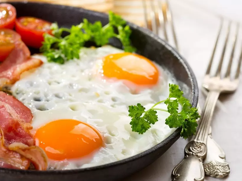 Требования к сковороде для жарки яиц