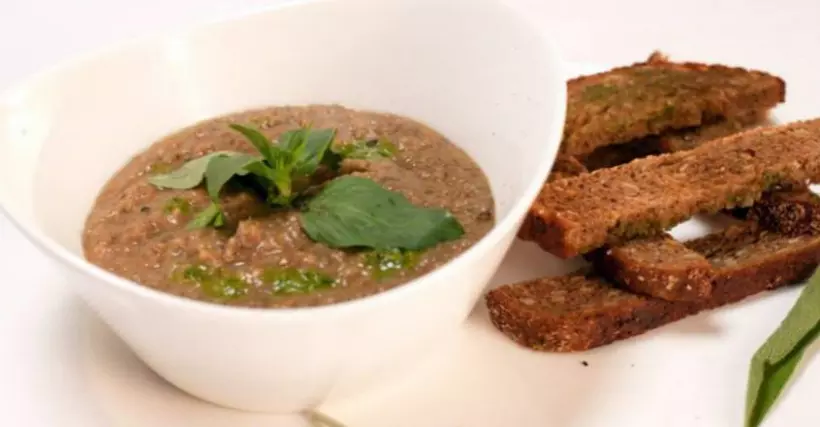 Готовим Супы Крем-суп из чечевицы с гренками и ароматным маслом