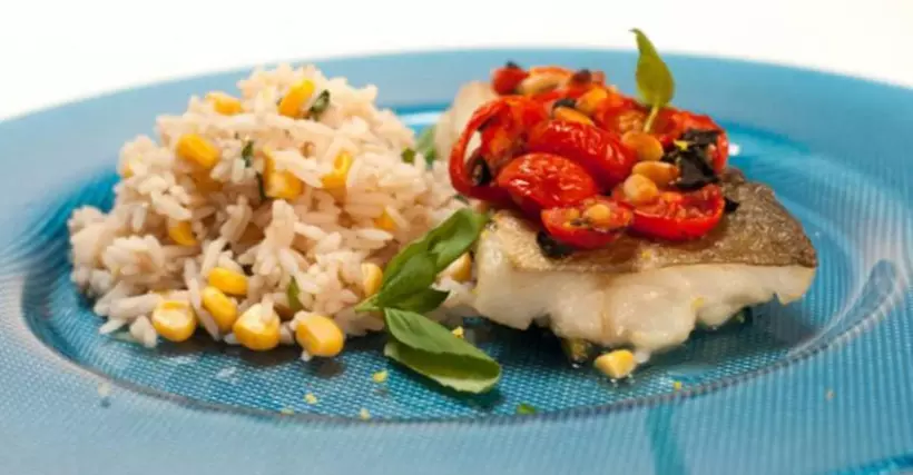 Готовим Рыба Филе трески с оливками и рисовый салат