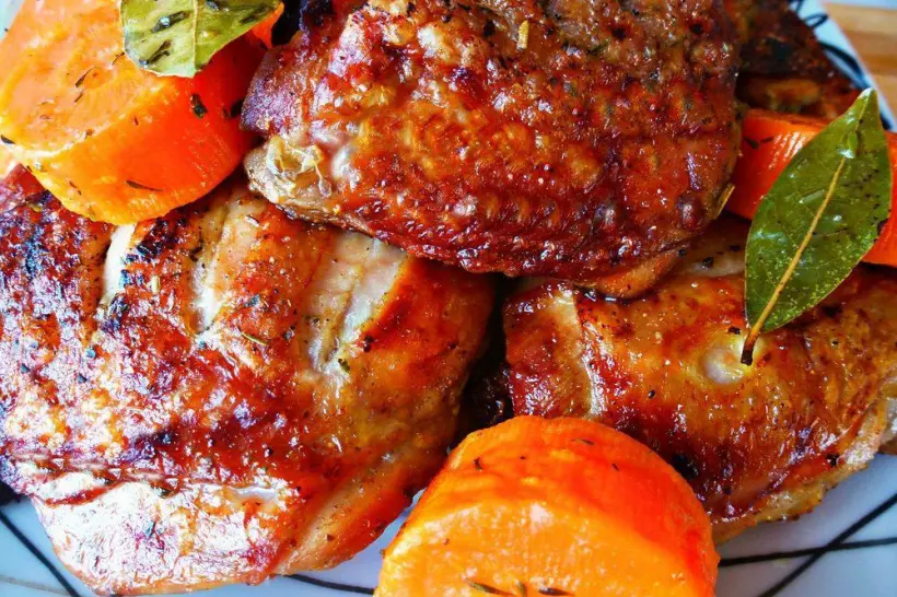 Готовим Мясо Мясо курицы с травами и глазированной морковью