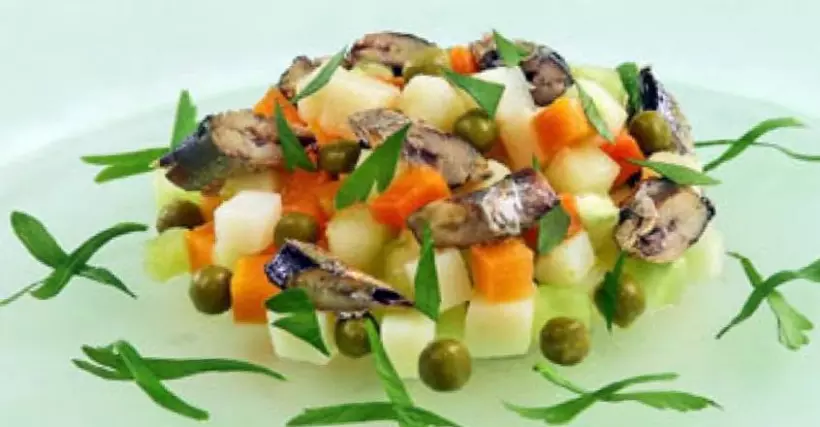 Готовим Салаты Салат овощной со шпротами