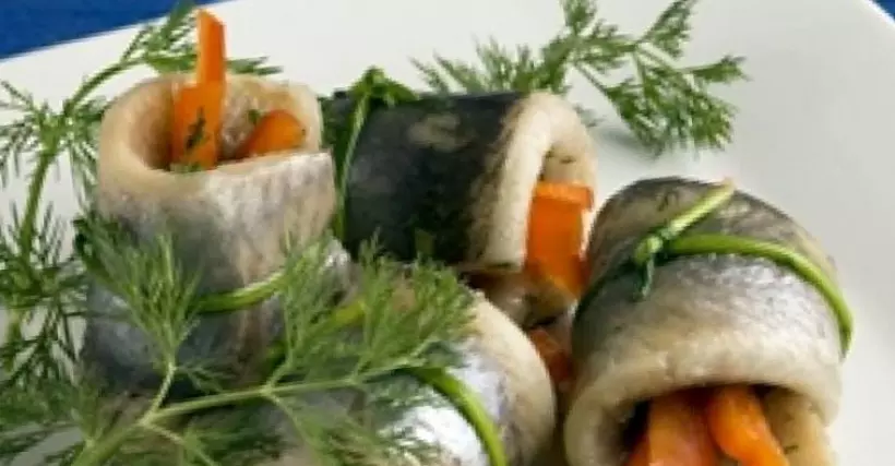 Готовим Закуски Роллы из селедки с овощами