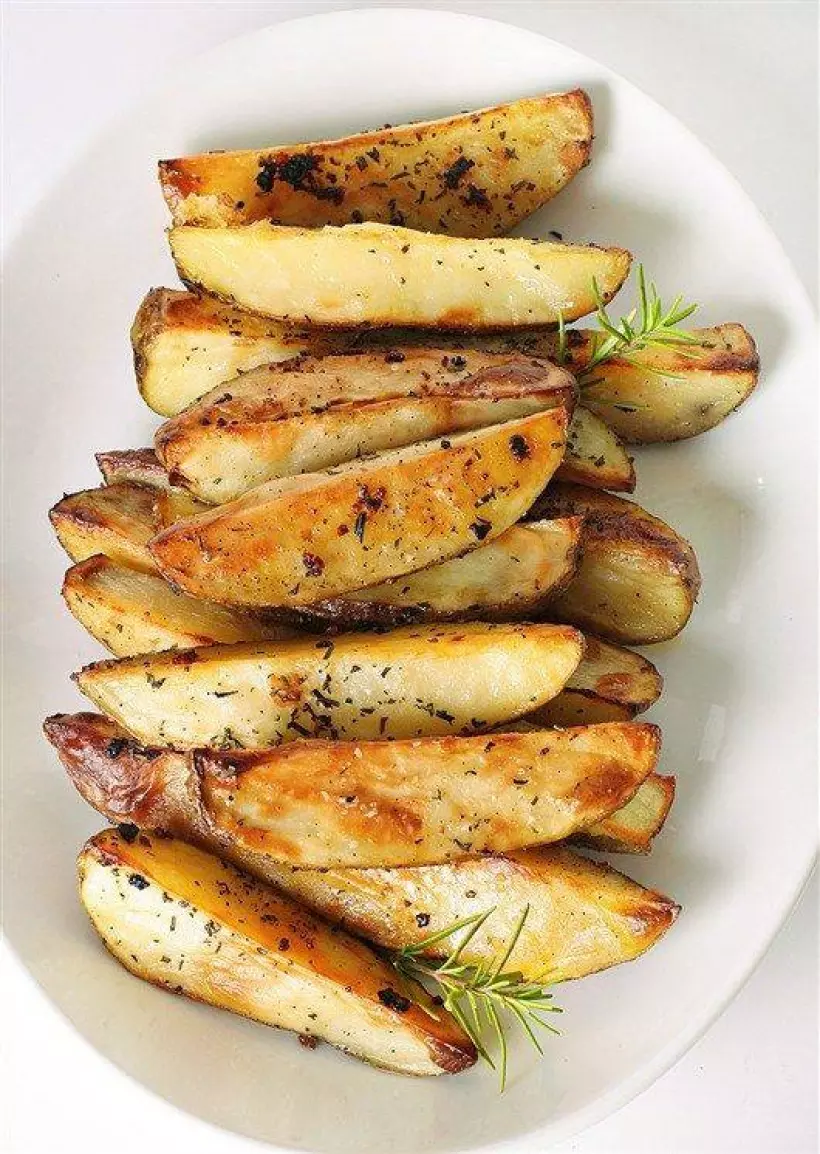 Готовим Закуски Жареный картофель в горчице, чесноке и орегано