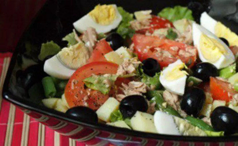 Готовим Салаты Овощной салат с тунцом