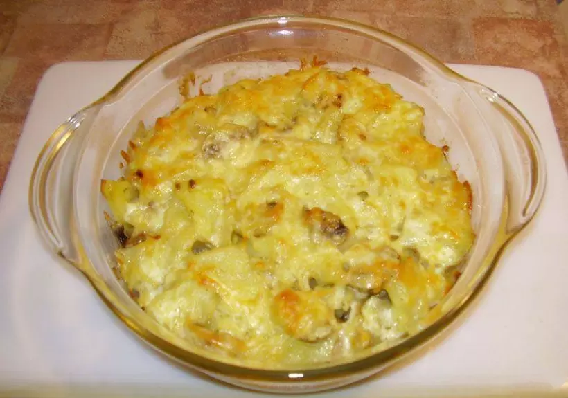 Готовим Вегетарианские Картофель с шампиньонами и сыром в духовке