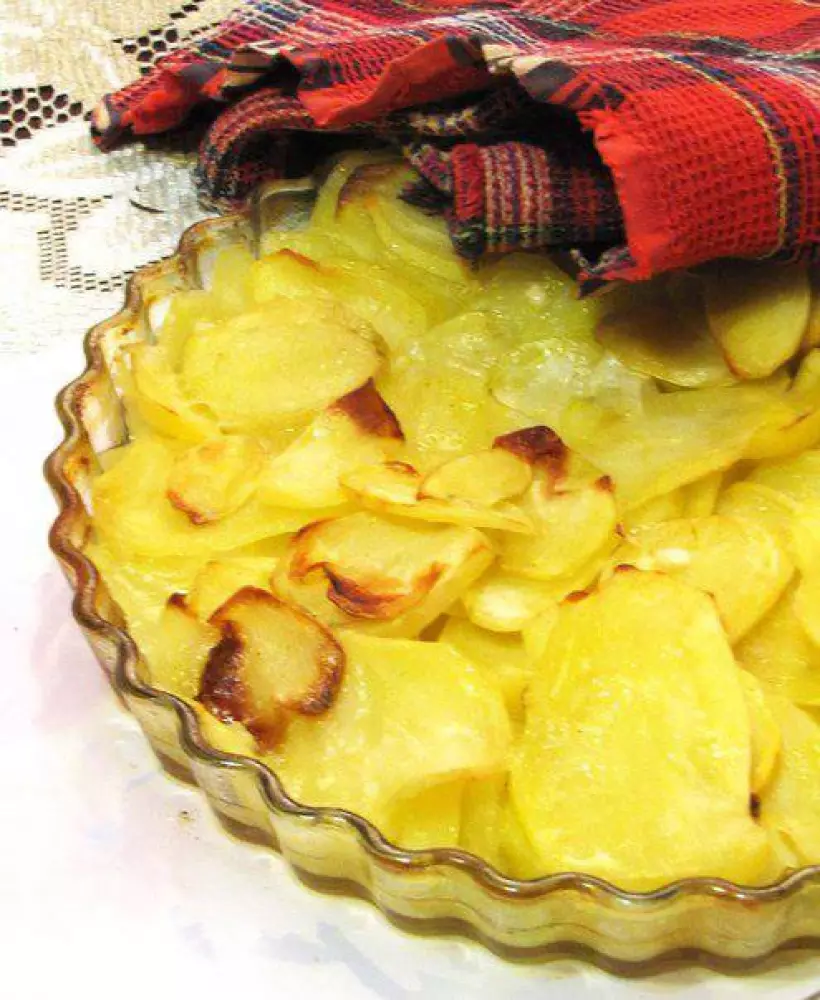 Готовим Закуски Картофель с луком и сливочным маслом