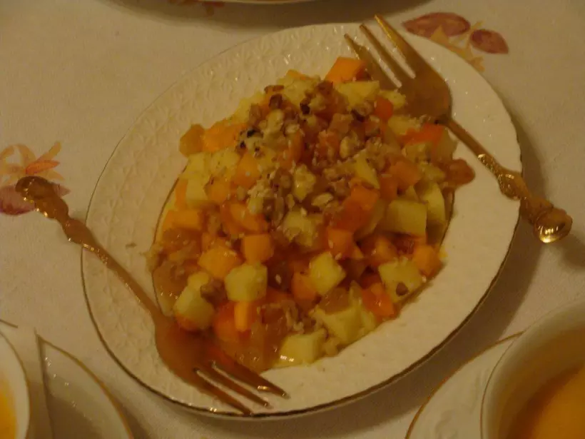 Готовим Салаты Салат тыквенный с яблоками и изюмом «Оранжевое прикосновение»