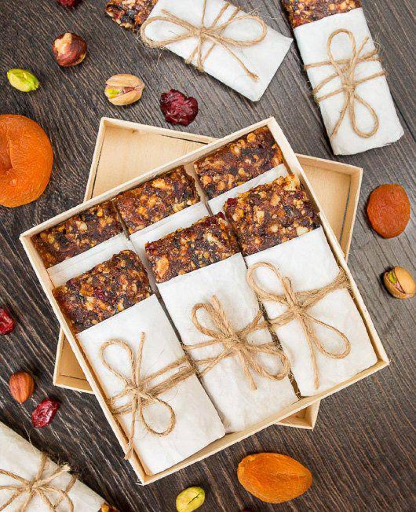 Рецепт Батончики из орехов и сухофруктов Готовим Десерты Батончики из орехов и сухофруктов