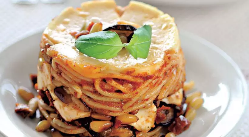 Готовим Вегетарианские Тимбаллини из спагетти с баклажанами и кедровыми орехами