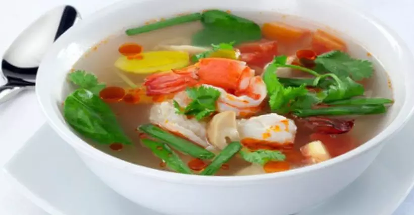 Готовим Супы Острый суп Том Ям с креветками и зеленью