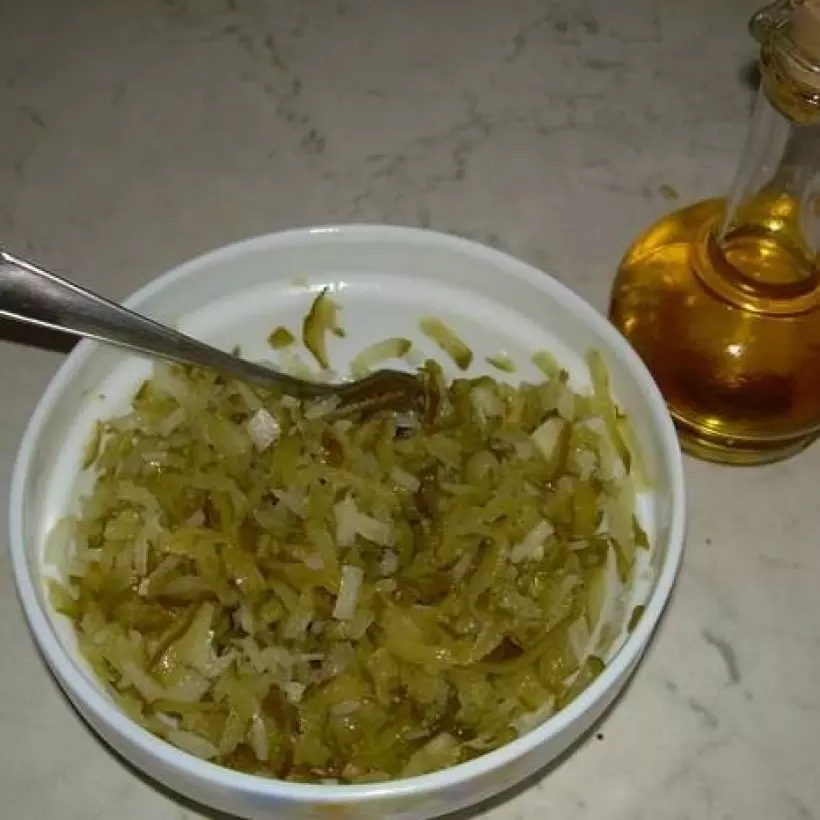 Готовим Салаты Салат из соленых огурцов с луком и постным маслом