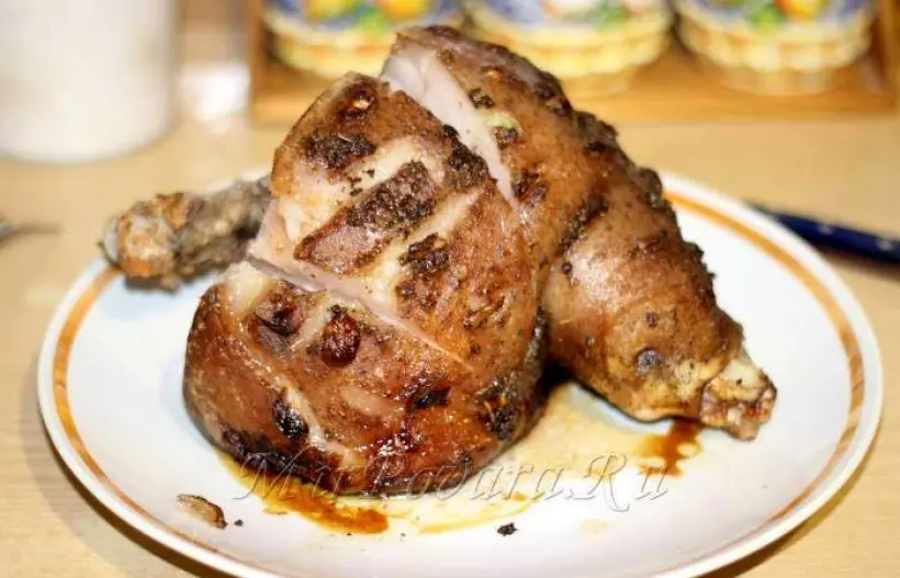Готовим Мясо Свиная рулька, запеченная в духовке в рукаве