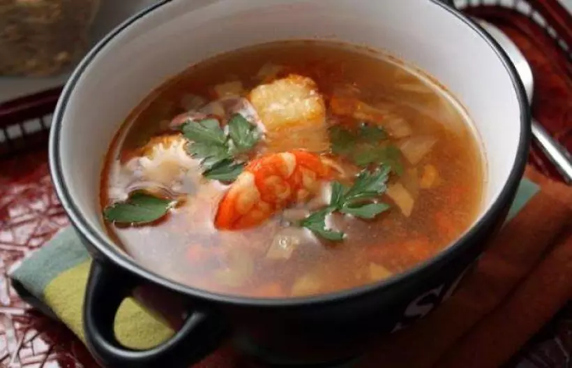 Готовим Супы Томатный рыбный суп с креветками